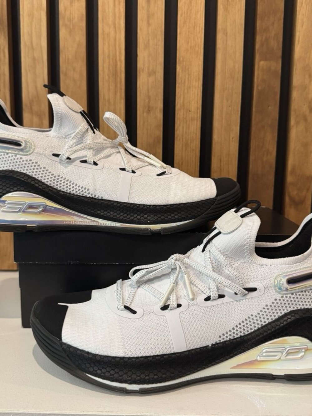 SIZE 11 MENS - Under Armour Curry 6 PE Iridescent Steph White Black UNRELEASED